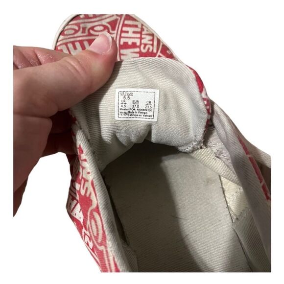 Vans 5.5Y Europe 37 (women’s 6-6.5) red white logo GUC off the wall sneaker shoe - Picture 10 of 10